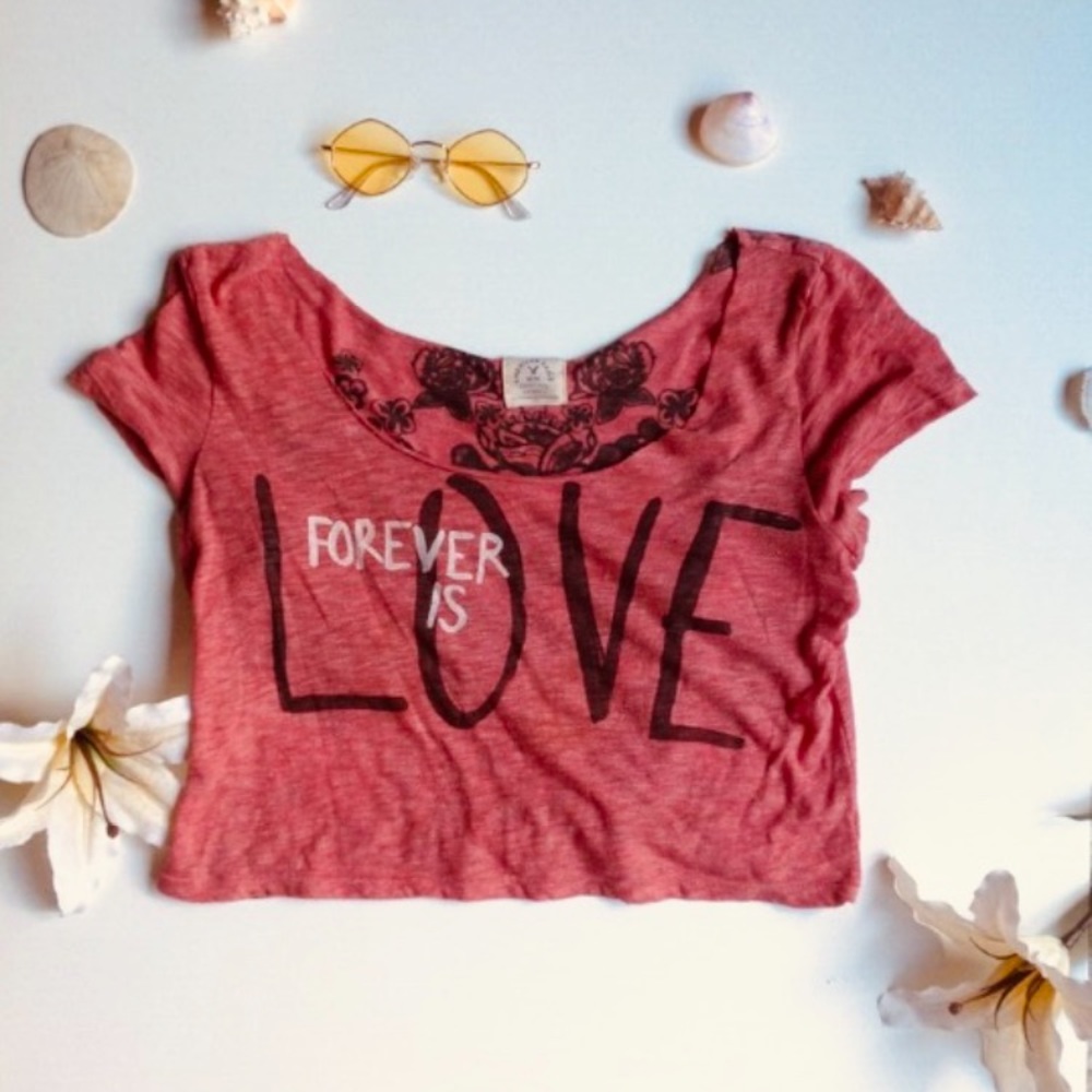 American Eagle pink crop top